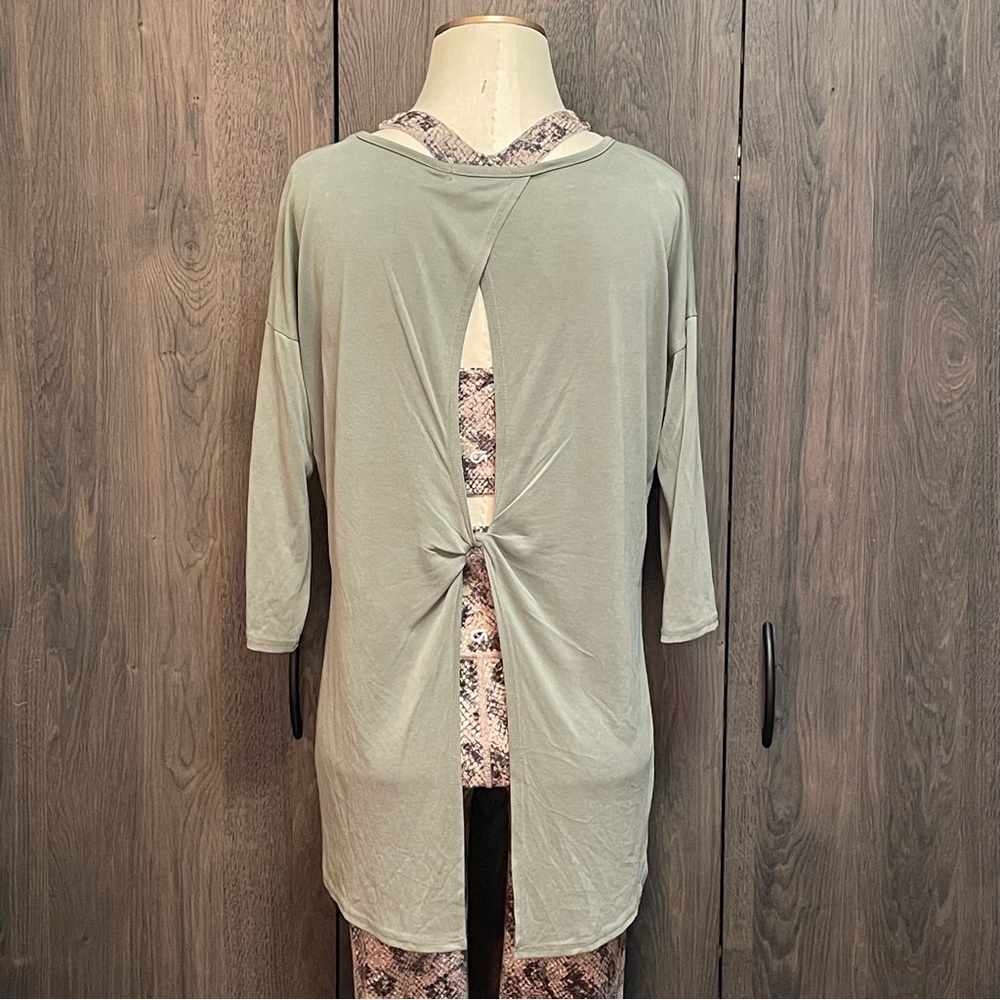 Sage Green High Low‎ Open Back Sleeveless Blouse Womens Top - Picture 2 of 5